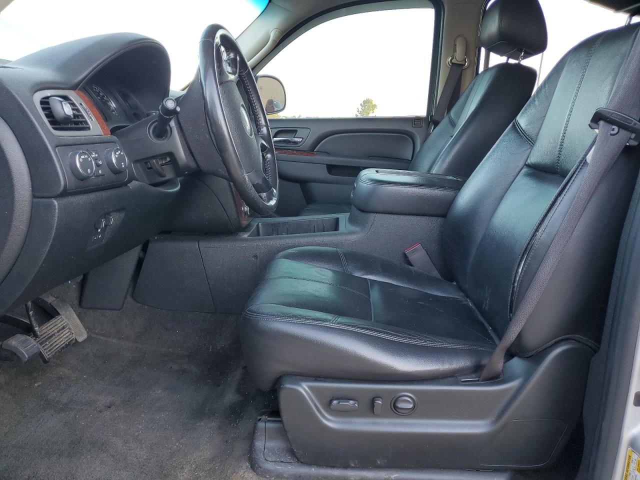 2010 Chevrolet Tahoe - Image 7
