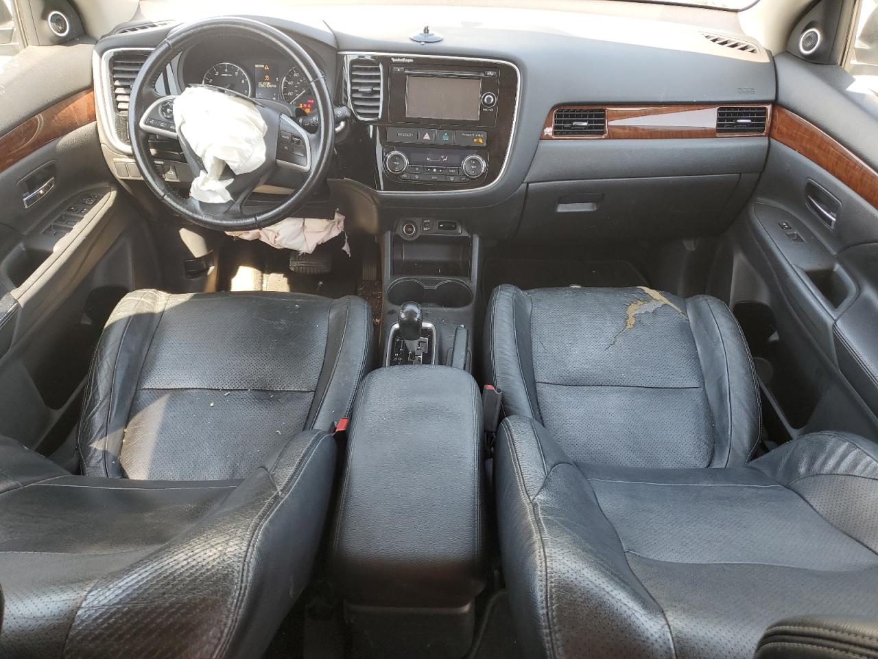2014 Mitsubishi Outlander - Image 8
