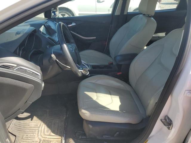 Sedans FORD FOCUS 2016 White