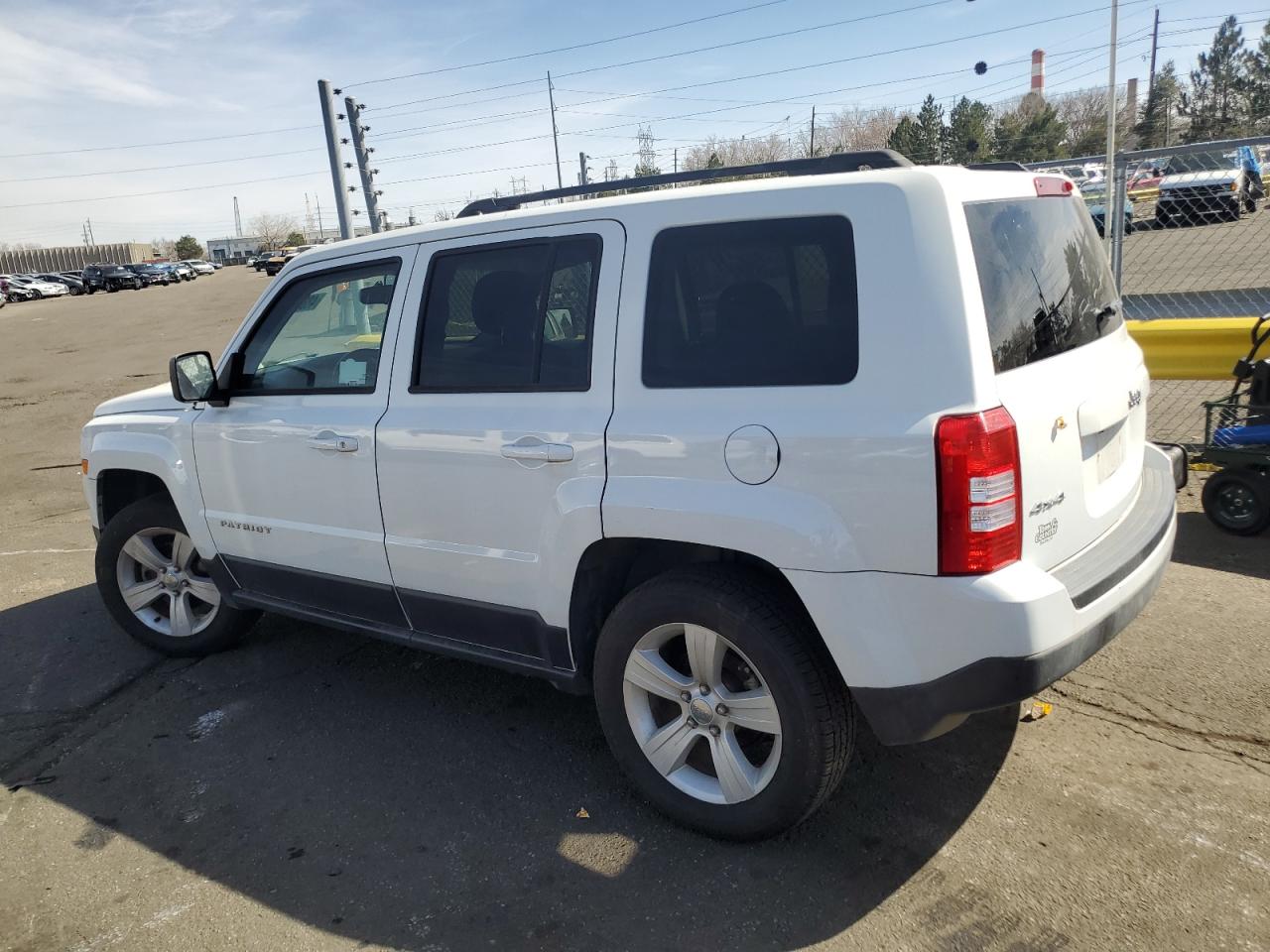 2016 Jeep Liberty (Patriot) - Image 2