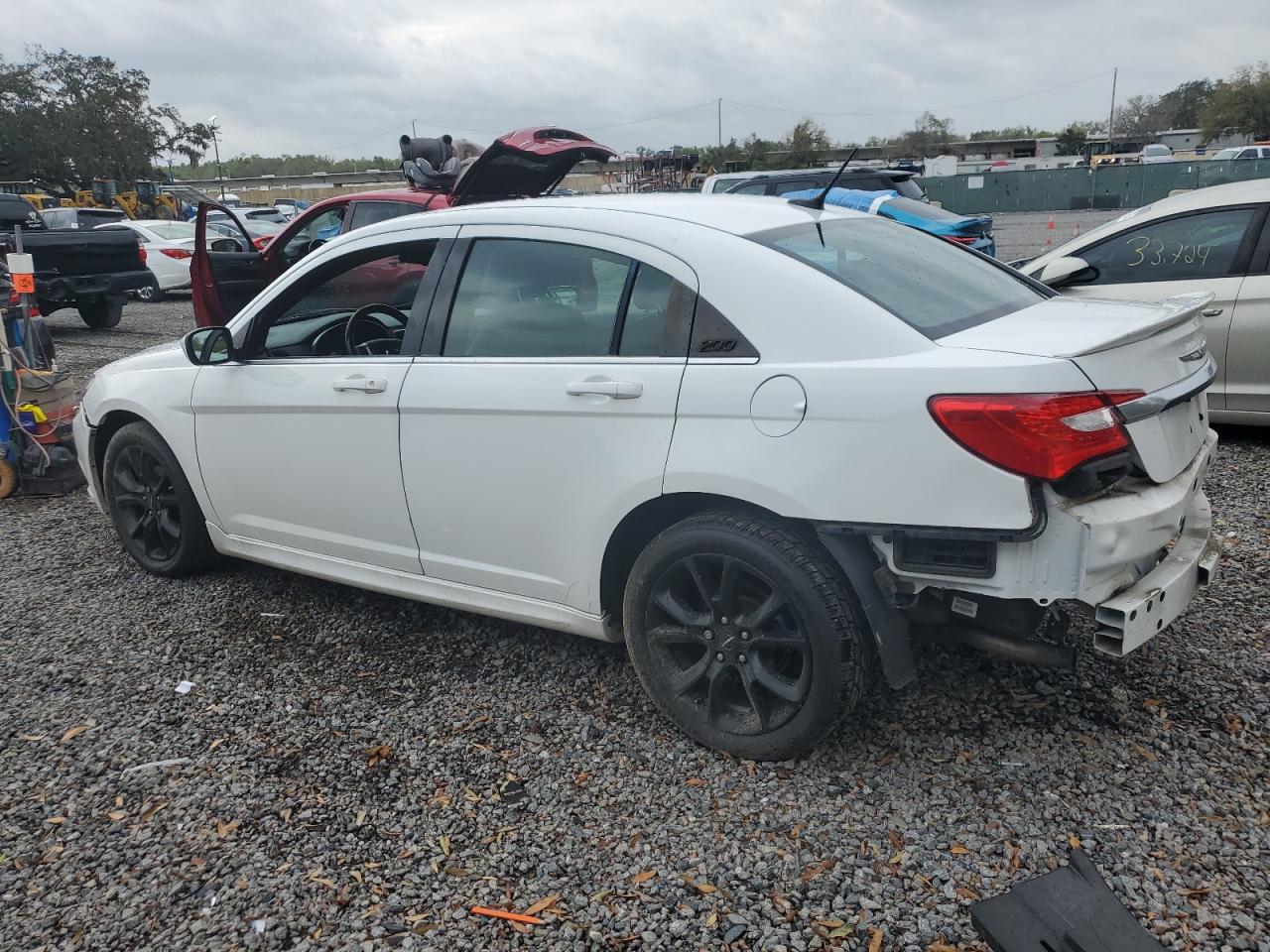 2014 Chrysler 200 - Image 2