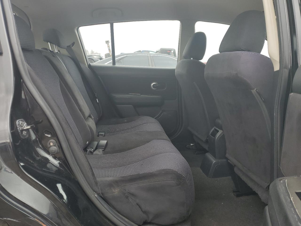 2010 Nissan Versa - Image 10