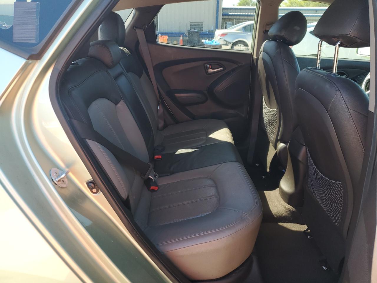 2011 Hyundai Tucson - Image 11