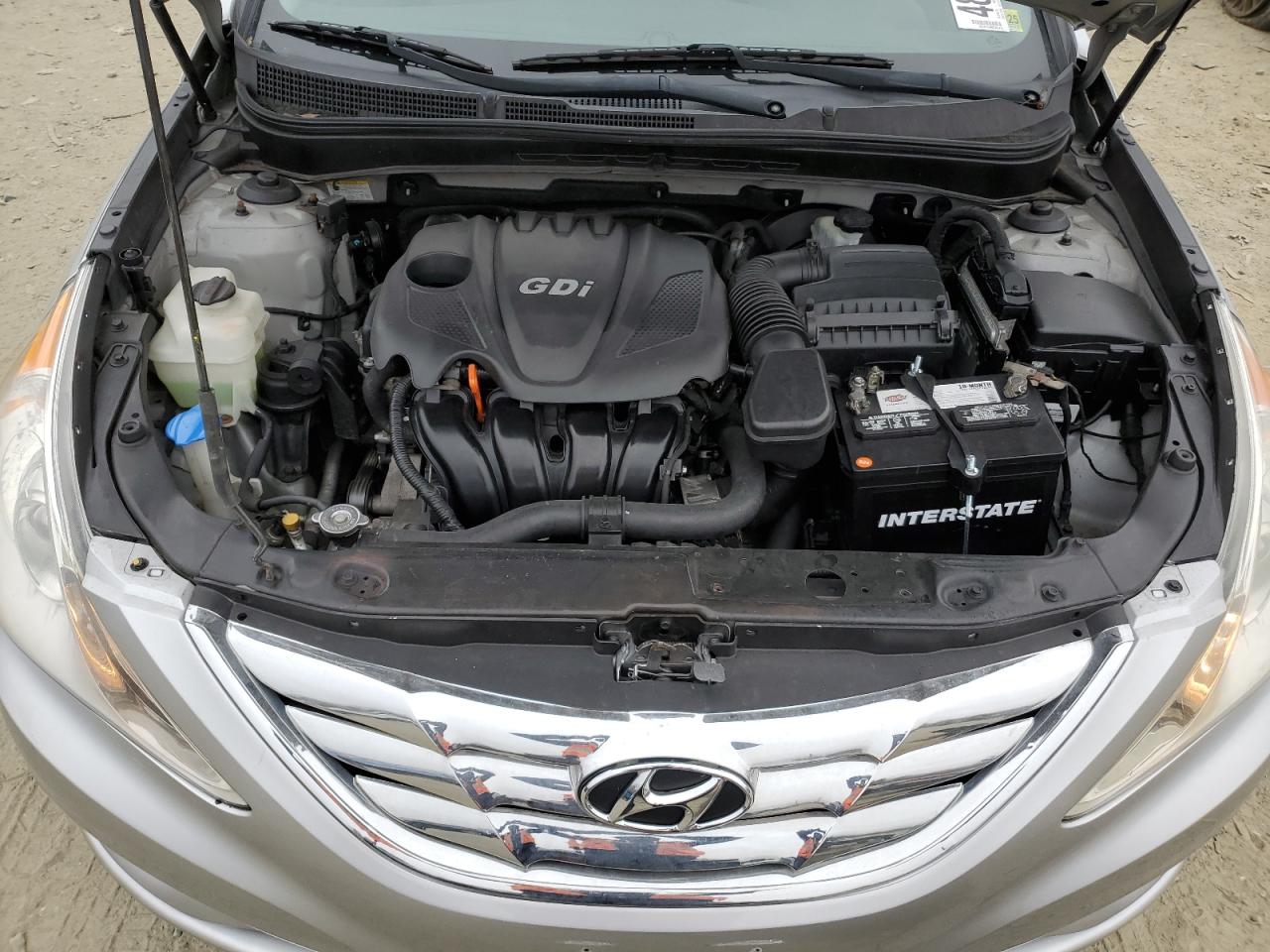 2012 Hyundai Sonata - Image 11