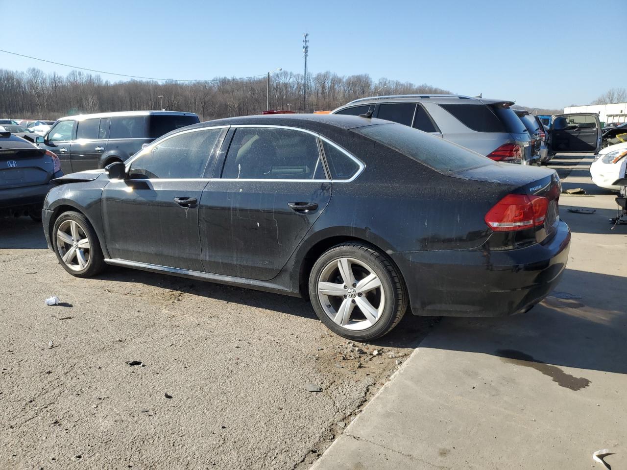 2015 Volkswagen Passat - Image 2
