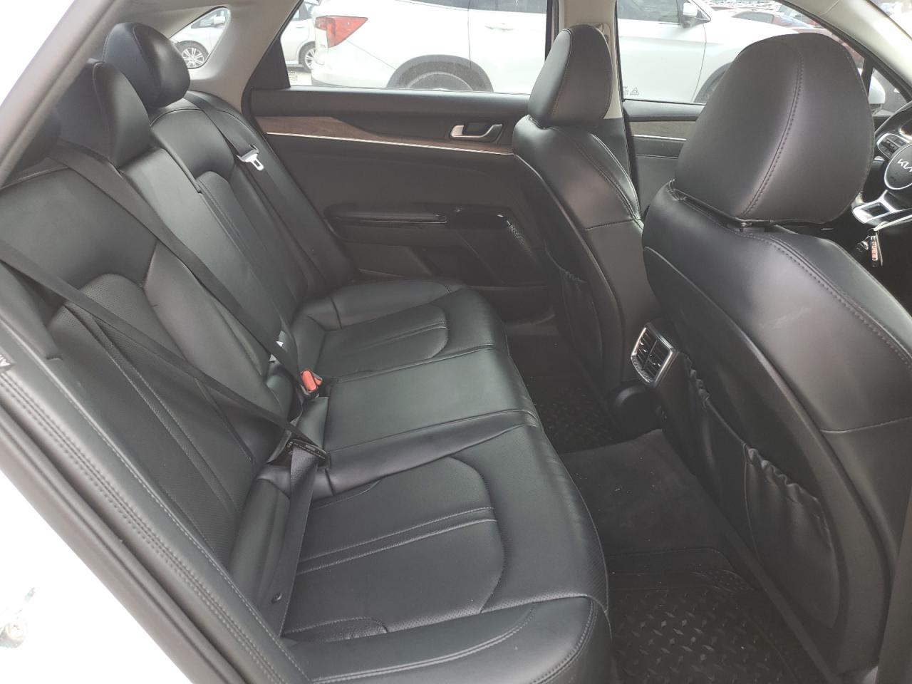 2022 Kia K5 - Image 10