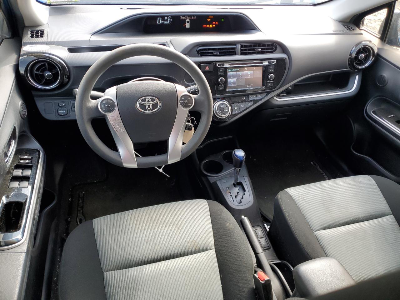 2015 Toyota Prius - Image 8