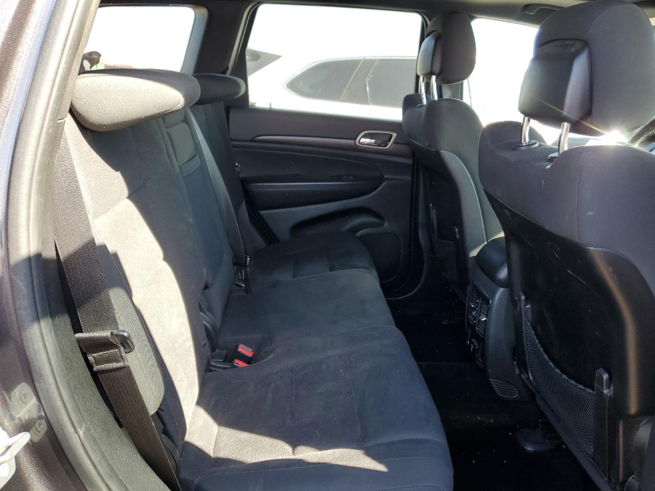 2015 Jeep Grand Cherokee - Image 11