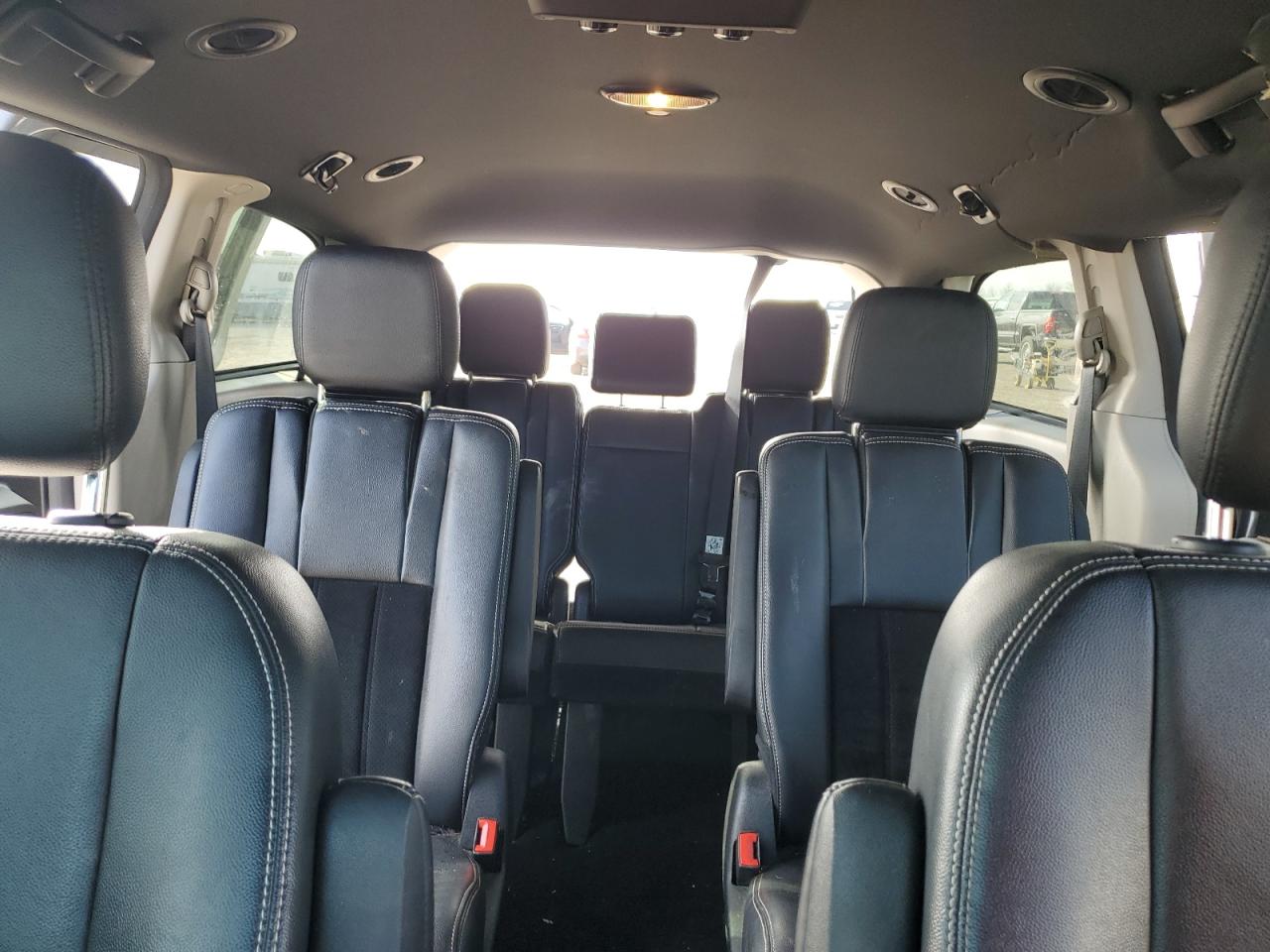 2014 Dodge Caravan - Image 10