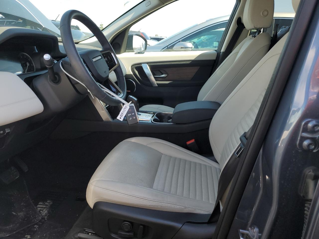 2023 Land Rover Discovery - Image 7