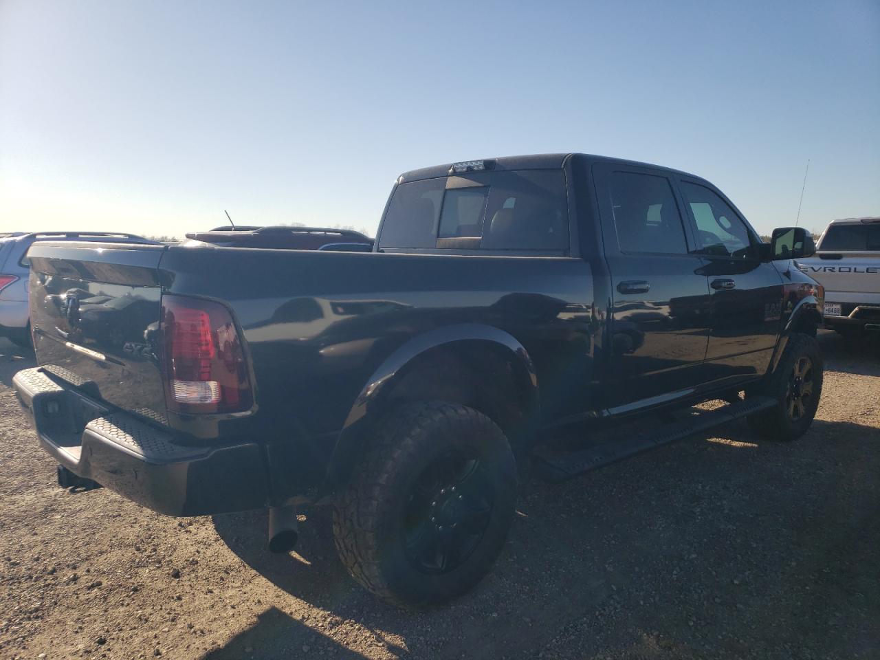 2017 RAM 2500 - Image 3