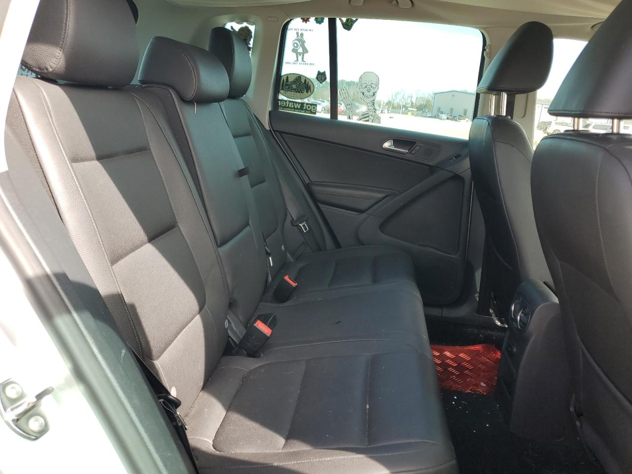 2012 Volkswagen Tiguan - Image 11