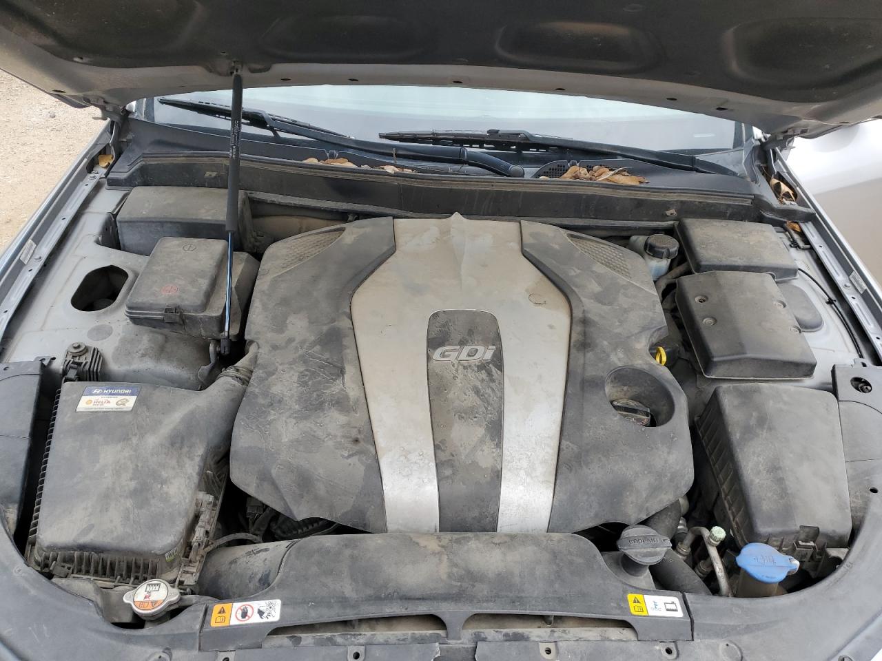 2013 Hyundai Genesis - Image 13