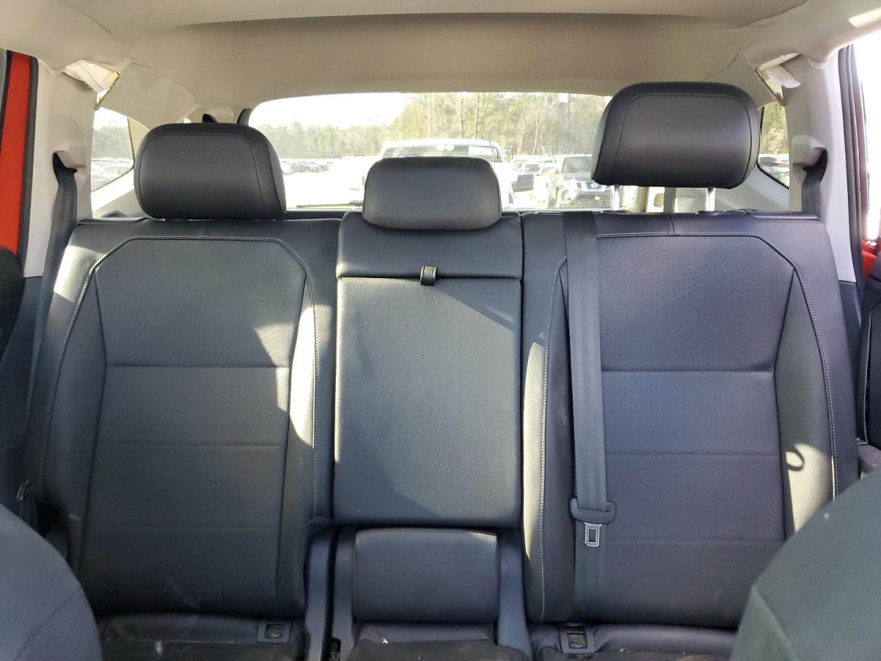 2018 Volkswagen Tiguan - Image 10