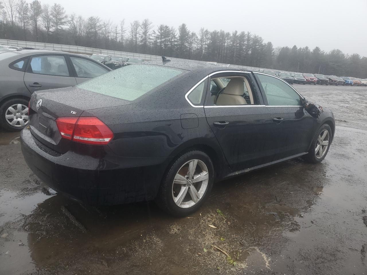 2015 Volkswagen Passat - Image 3