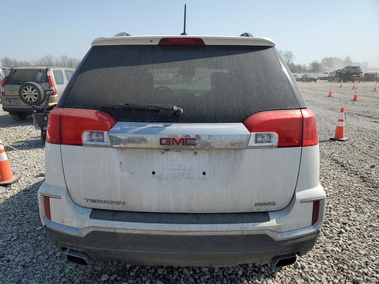 2017 GMC Terrain - Image 6