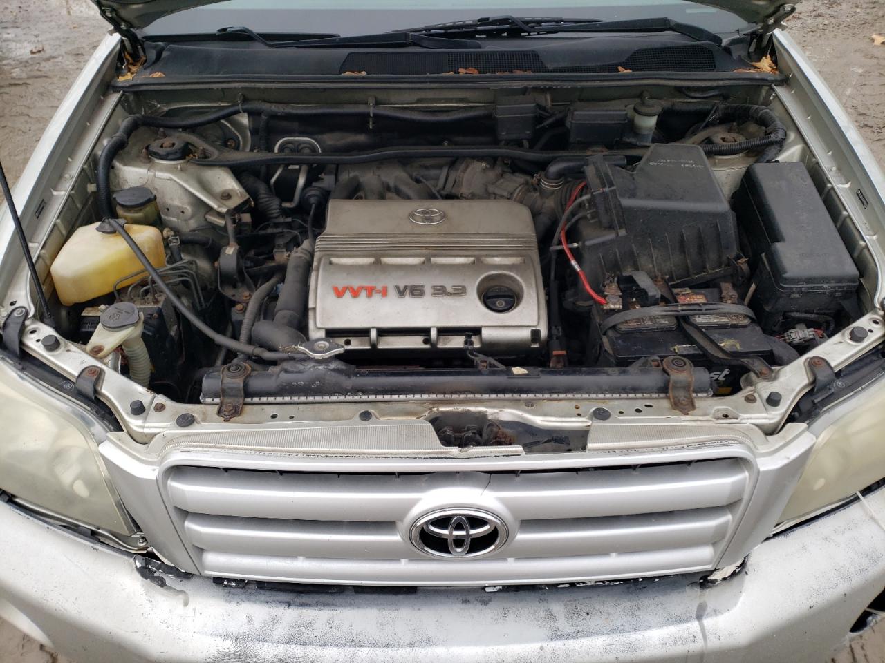 2004 Toyota Highlander - Image 12