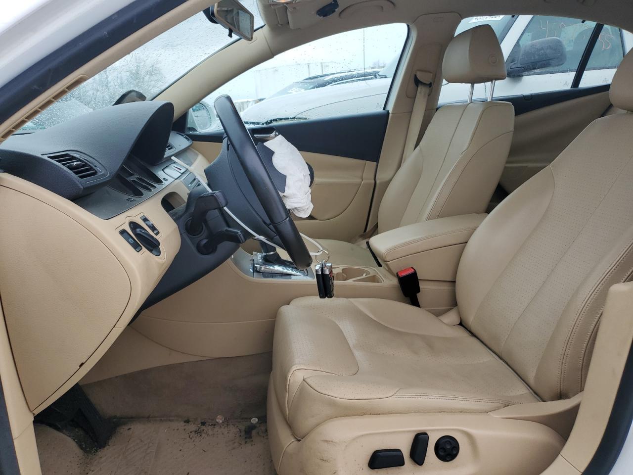 2008 Volkswagen Passat - Image 7