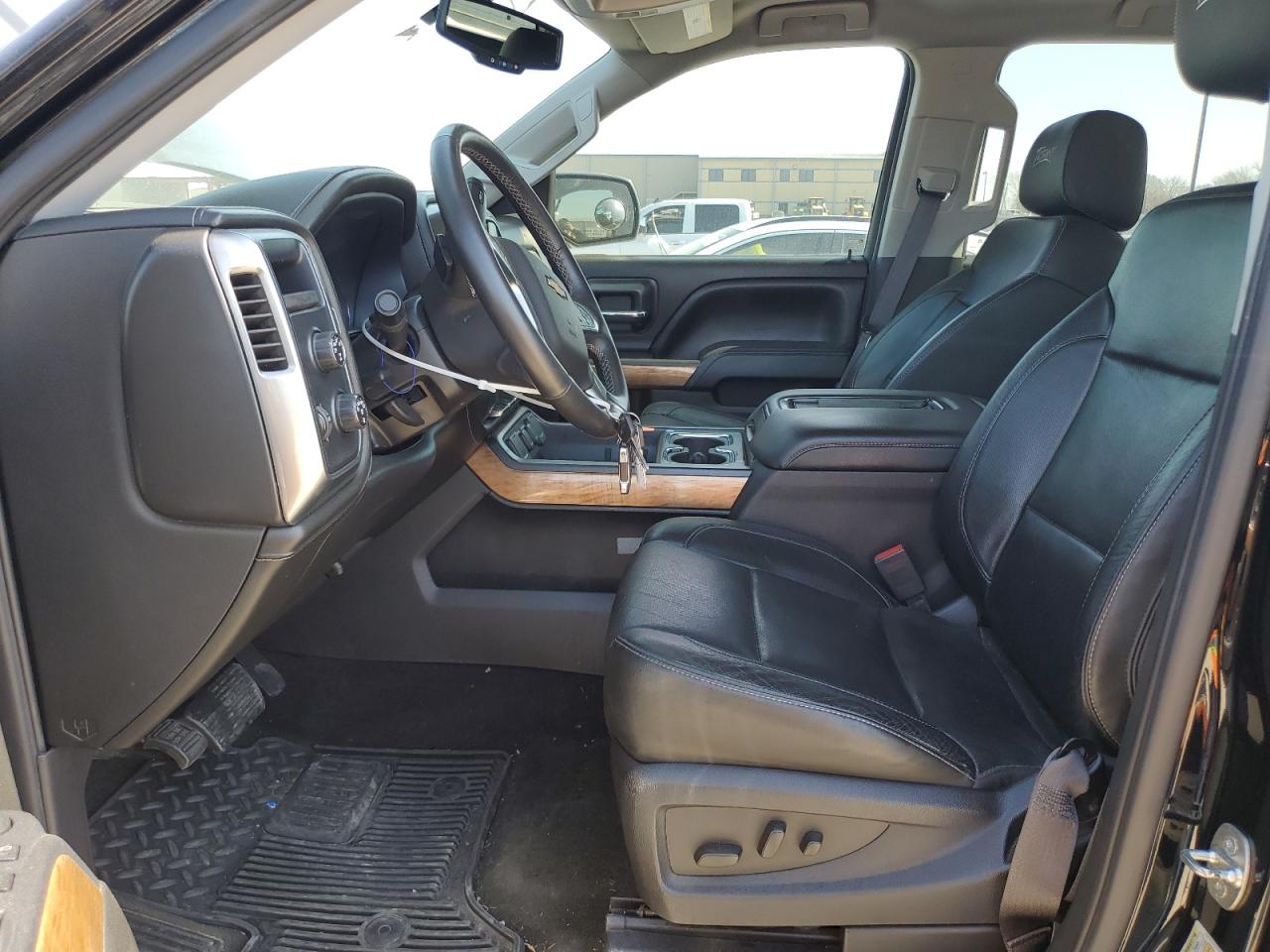 2015 Chevrolet Silverado - Image 7