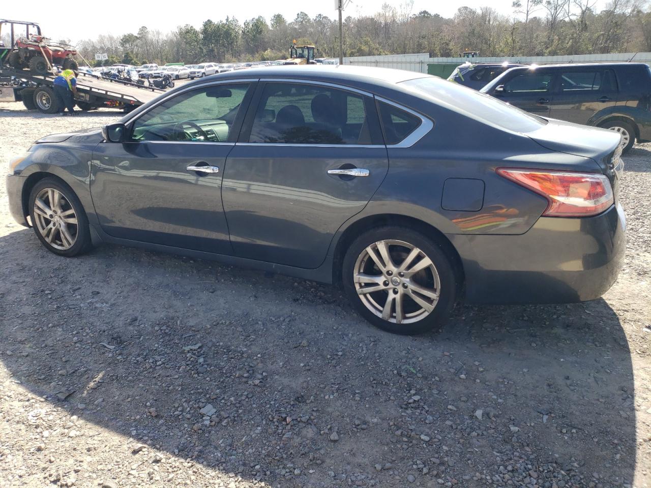 2013 Nissan Altima - Image 2
