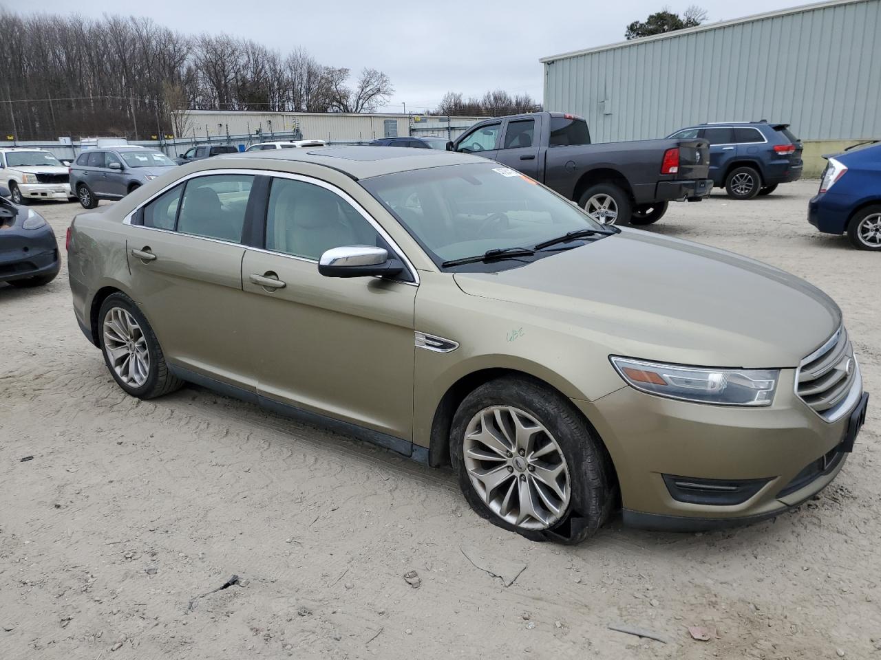 2013 Ford Taurus - Image 4