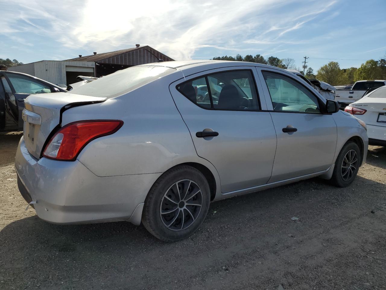 2015 Nissan Versa - Image 3