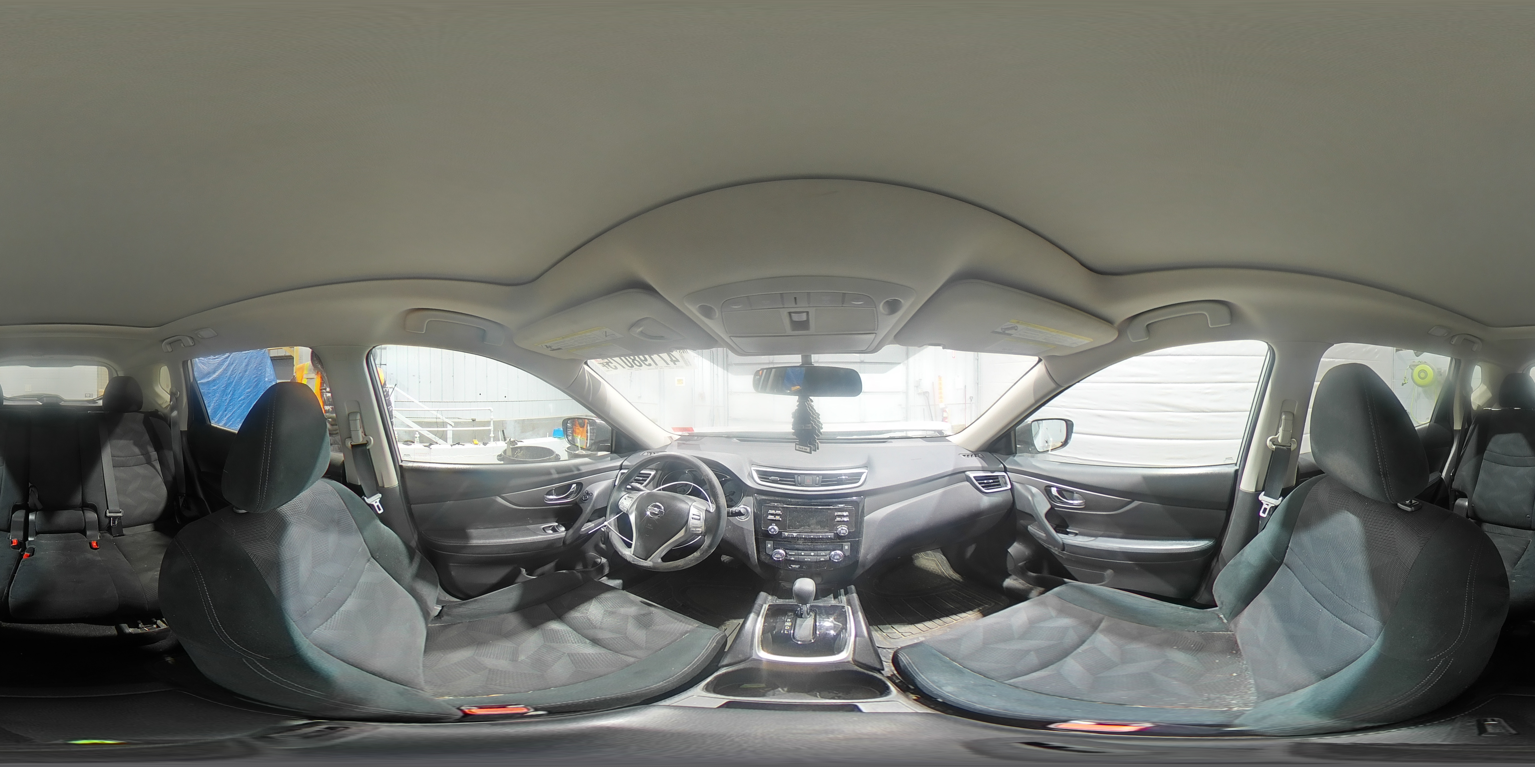 2015 Nissan Rogue - Image 13