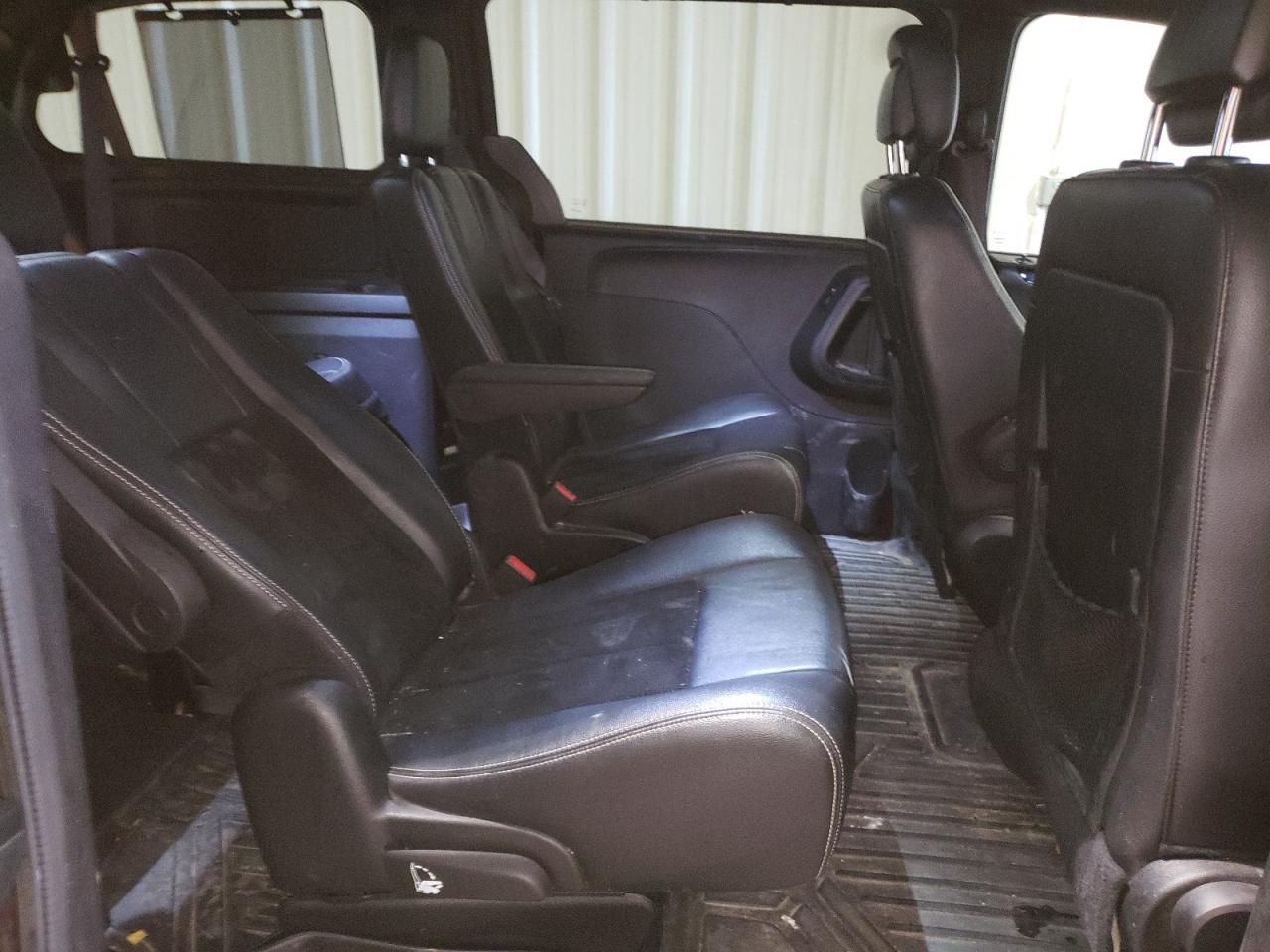 2017 Dodge Caravan - Image 11