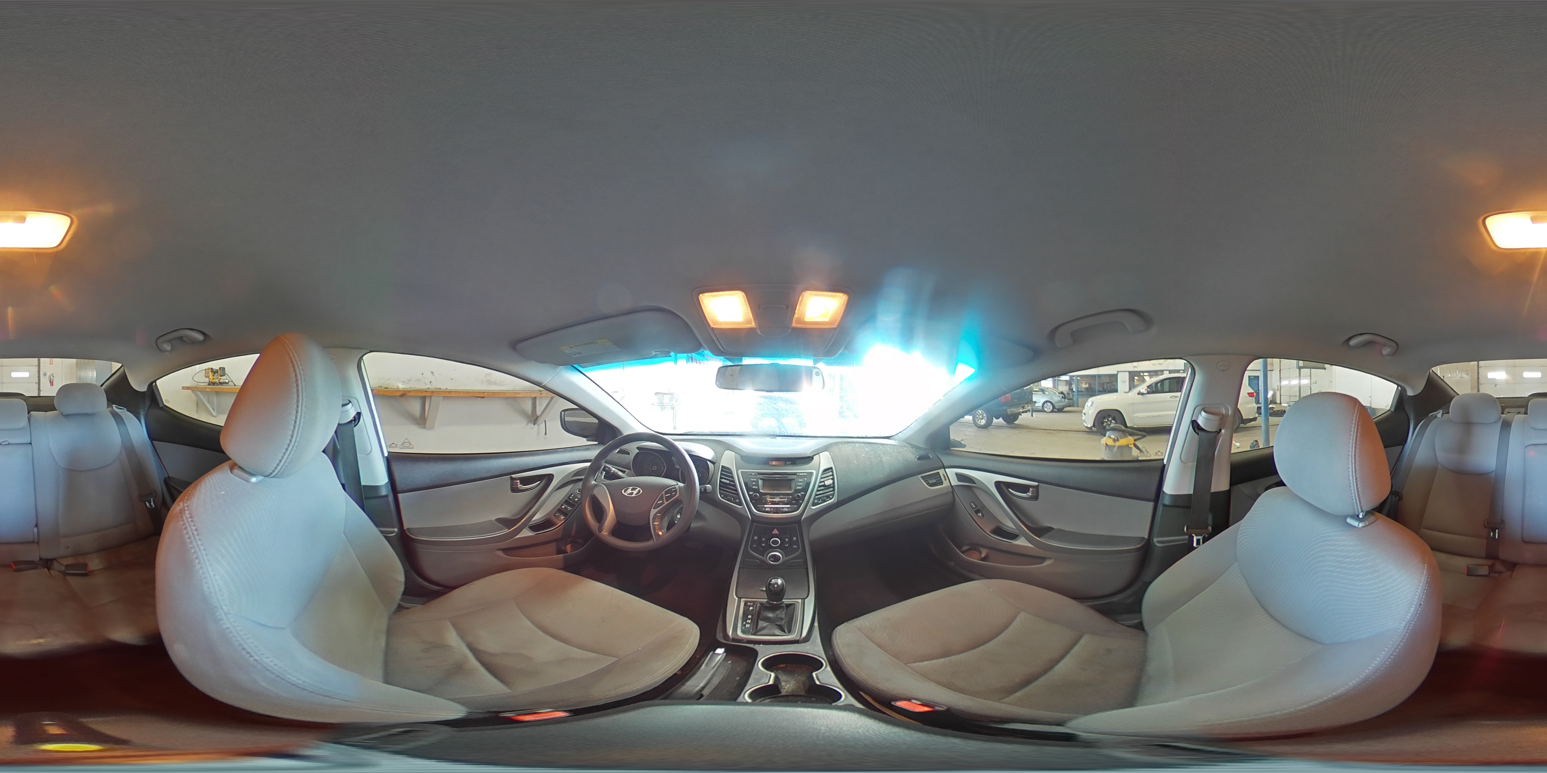 2016 Hyundai Elantra - Image 12