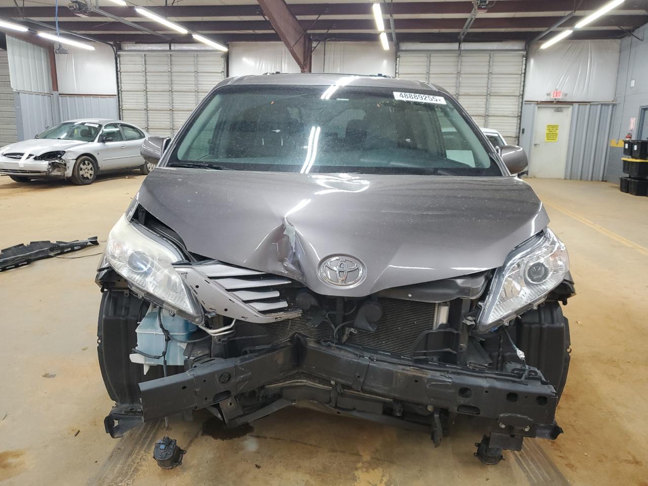 2015 Toyota Sienna - Image 5