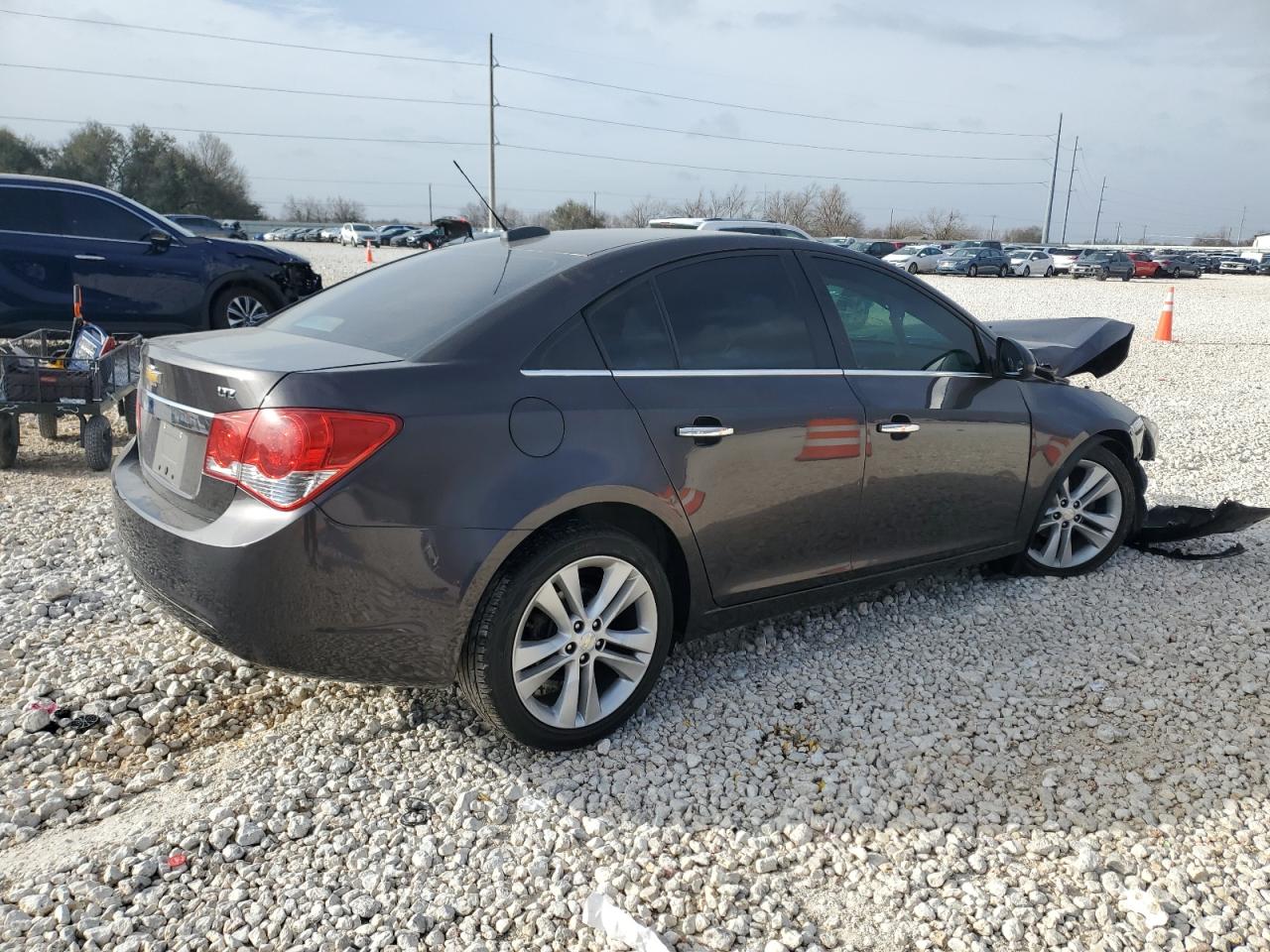 2015 Chevrolet Cruze - Image 3
