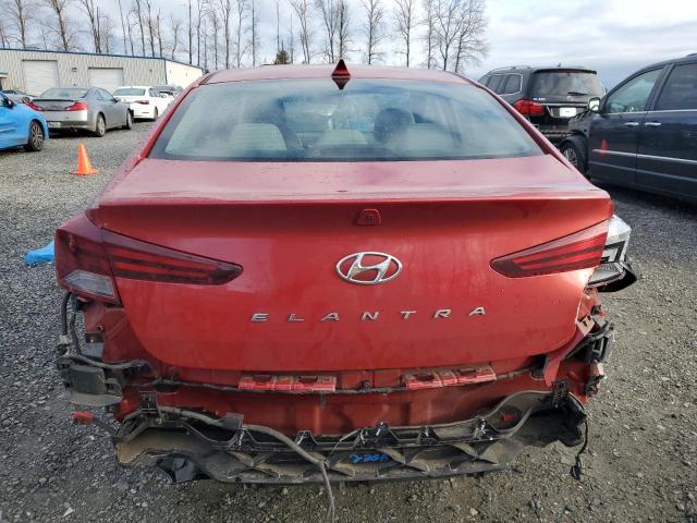  HYUNDAI ELANTRA 2019 Красный