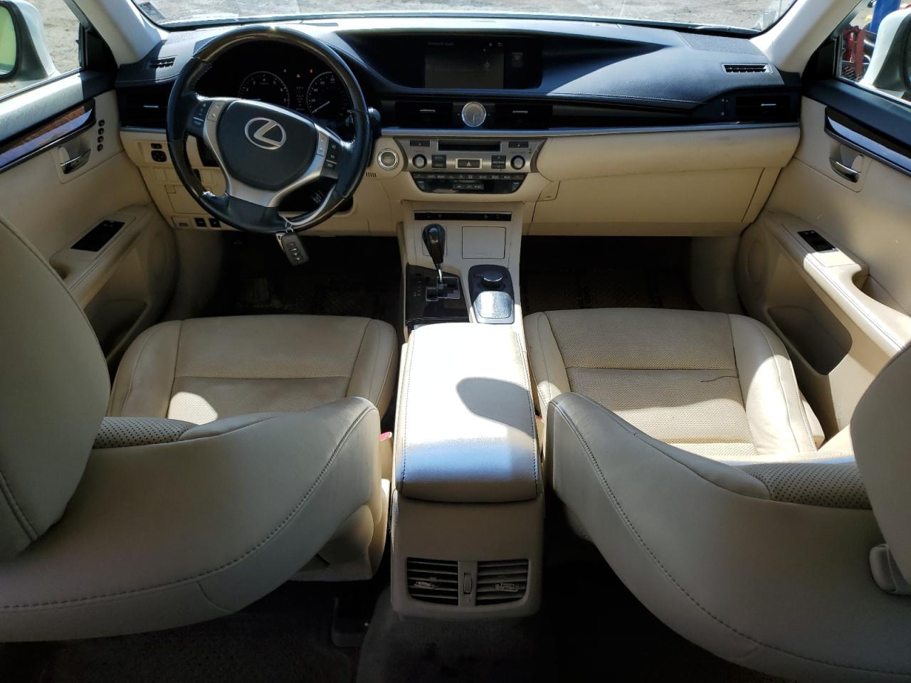 2015 Lexus ES - Image 8
