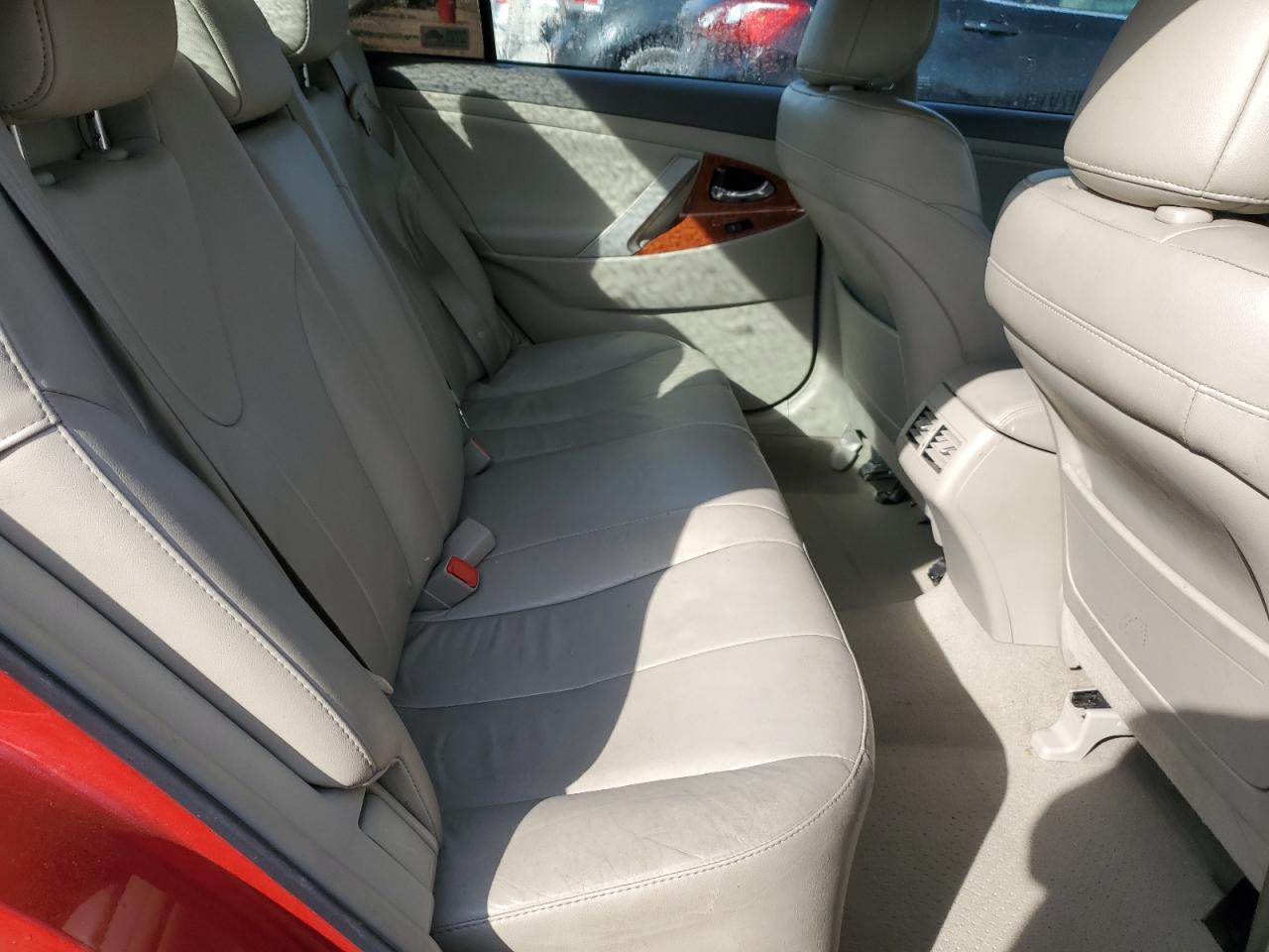 2011 Toyota Camry - Image 10