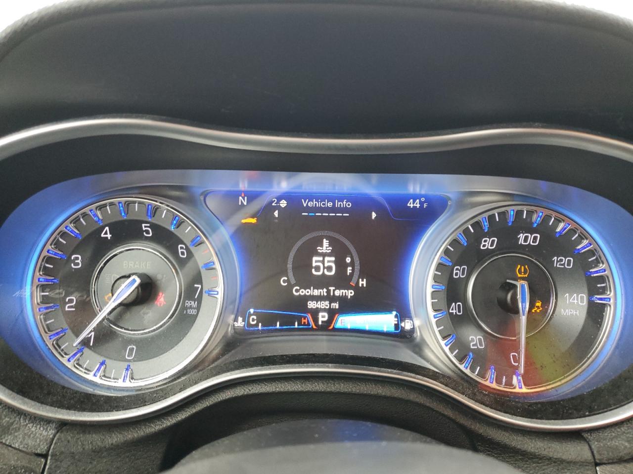 2018 Chrysler 300 - Image 9