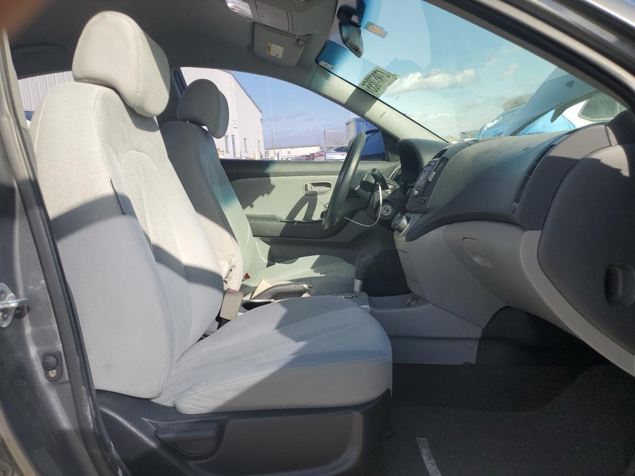 2009 Hyundai Elantra - Image 7