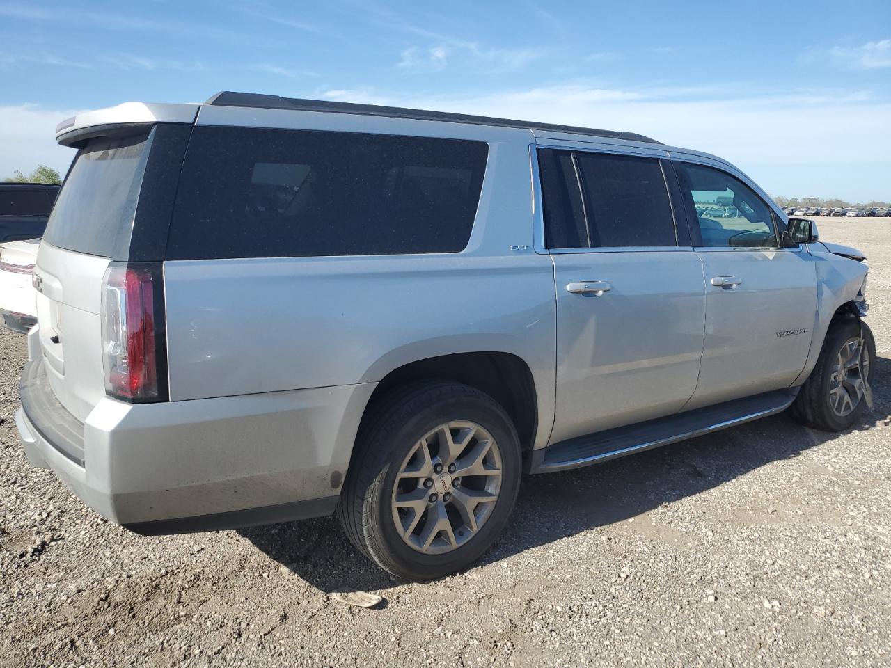 2016 GMC Yukon - Image 3