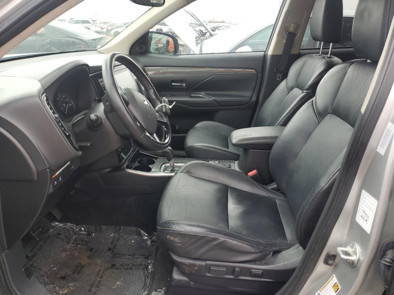 2020 Mitsubishi Outlander - Image 7