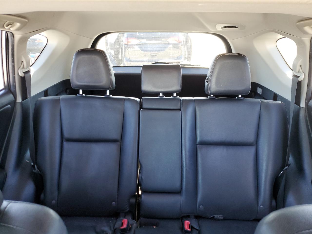 2015 Toyota RAV 4 - Image 10