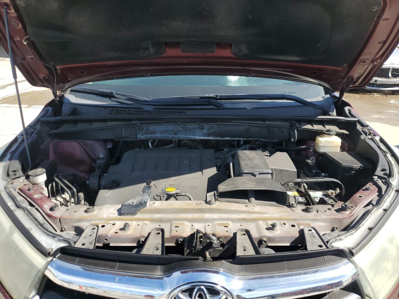 2015 Toyota Highlander - Image 12