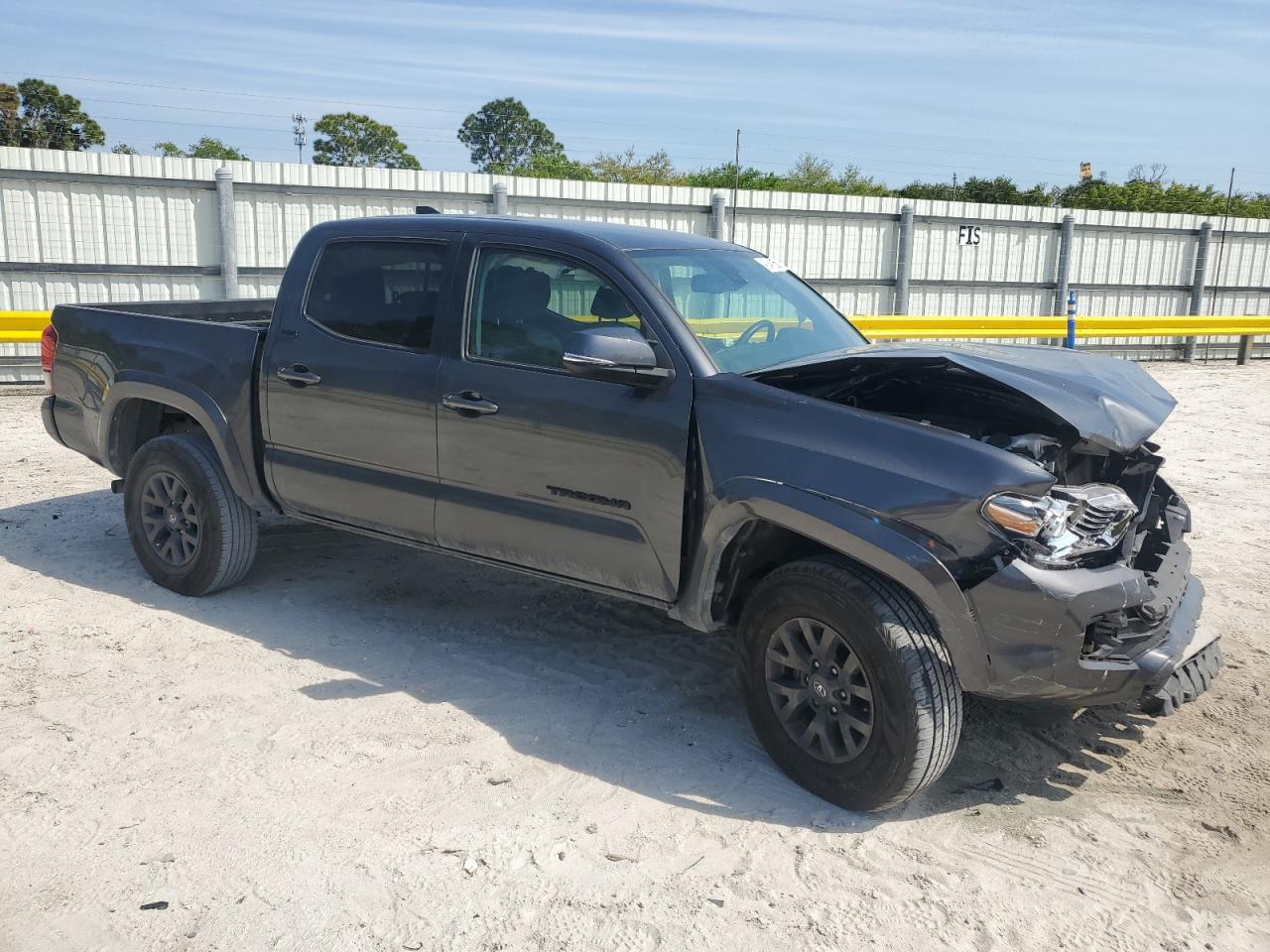 2022 Toyota Tacoma - Image 4