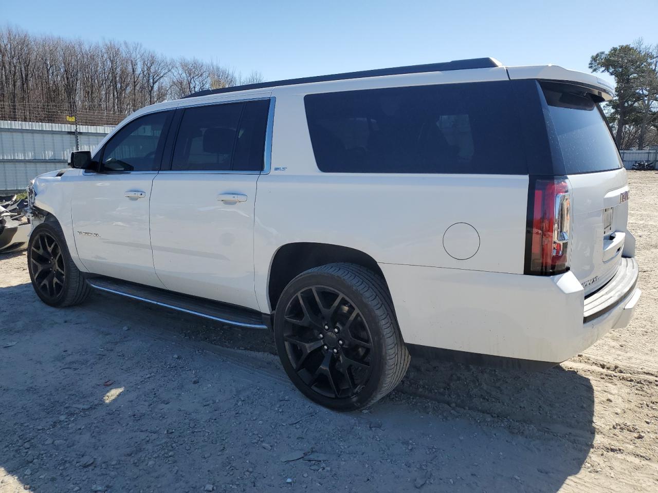 2019 GMC Yukon - Image 2