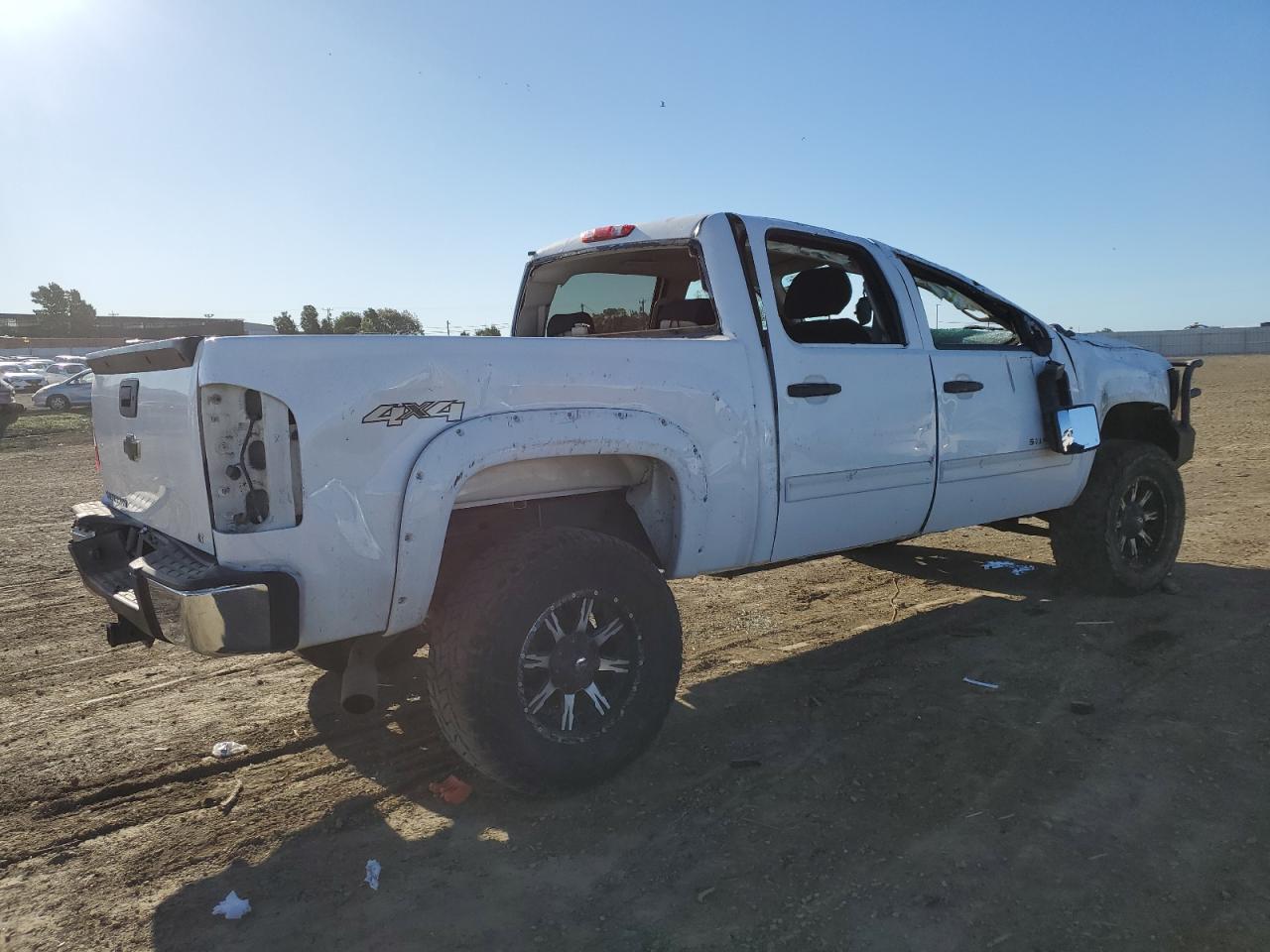 2011 Chevrolet Silverado - Image 3