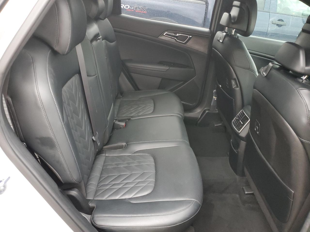 2023 Kia Sportage - Image 11