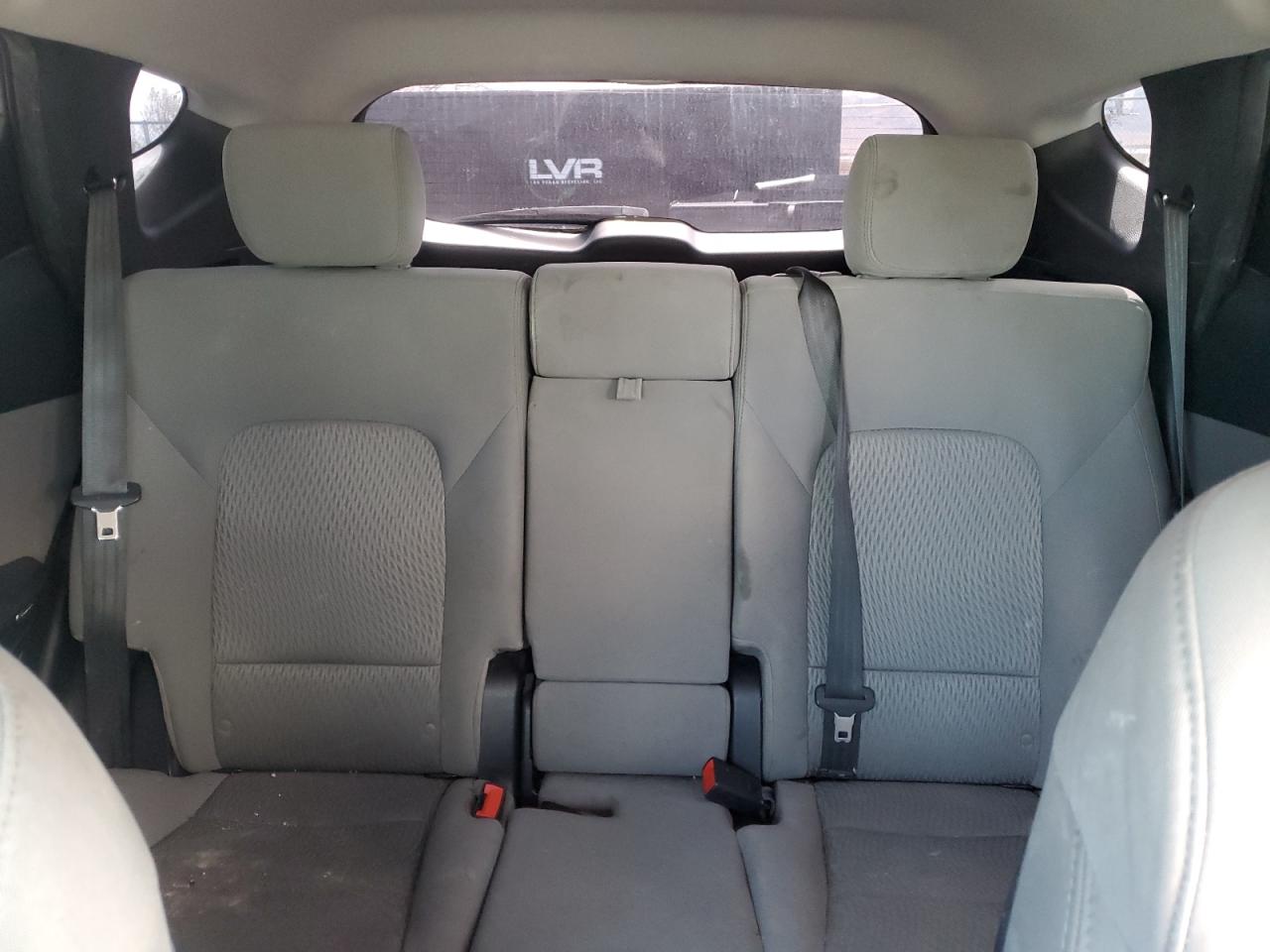 2017 Hyundai Santa Fe - Image 10