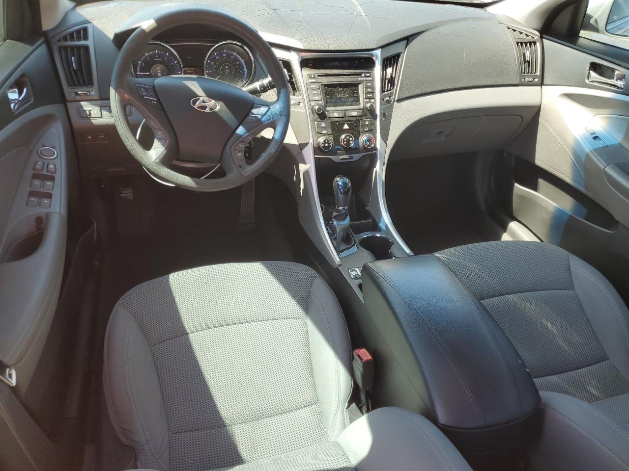 2014 Hyundai Sonata - Image 8
