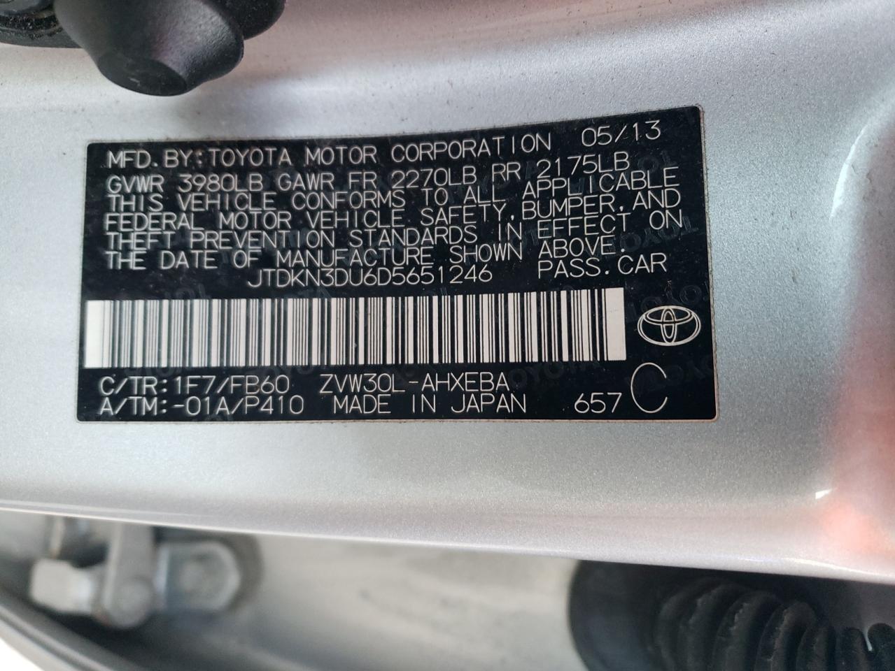 2013 Toyota Prius - Image 14