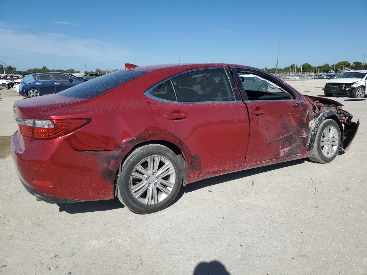 2015 Lexus ES - Image 3