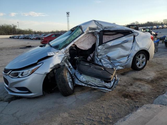 Sedans CHEVROLET CRUZE 2017 Srebrny