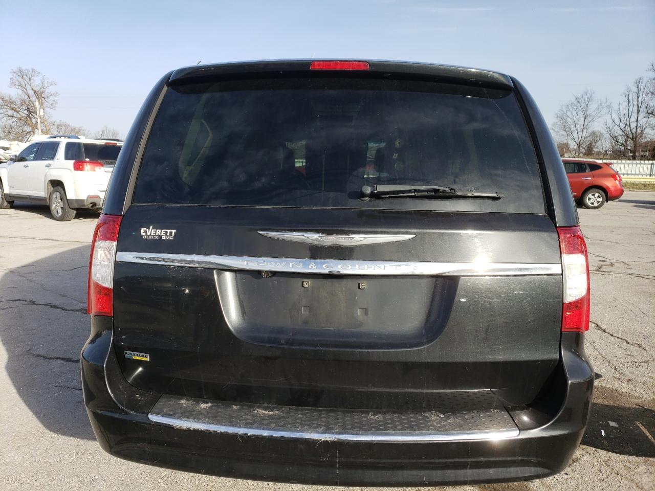2012 Chrysler Town & Country - Image 6
